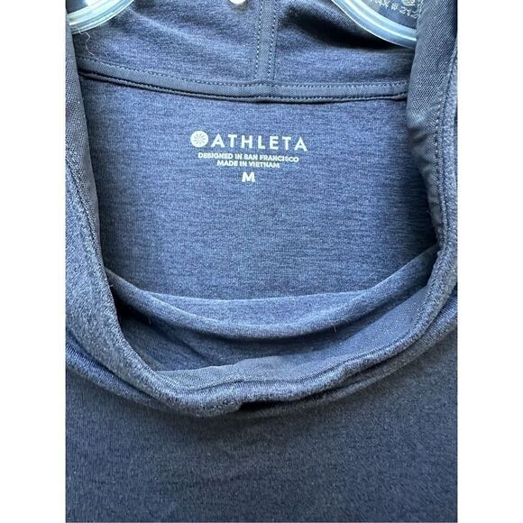 Athleta women’s blue hooded sweatshirt size Medium. #44-1737 - Picture 2 of 4